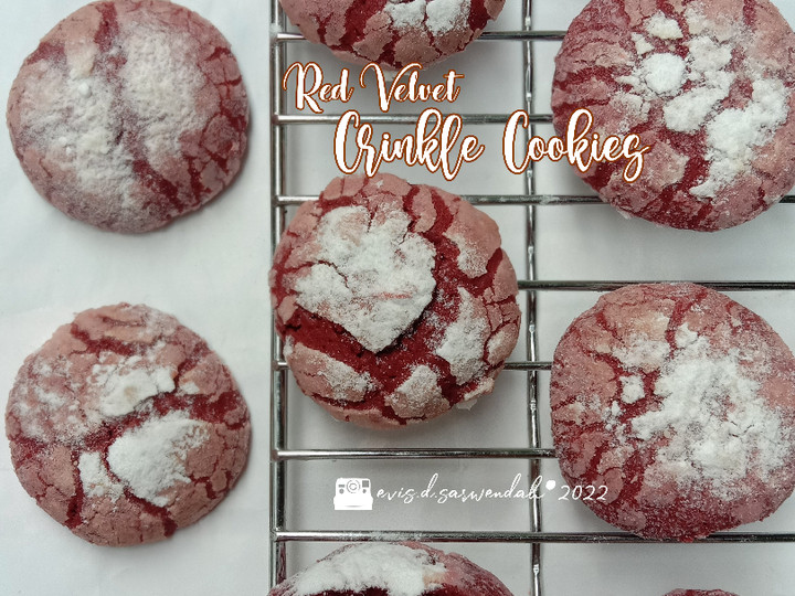 Langkah Mudah untuk Menyiapkan Red Velvet Crinkle Cookies Anti Gagal