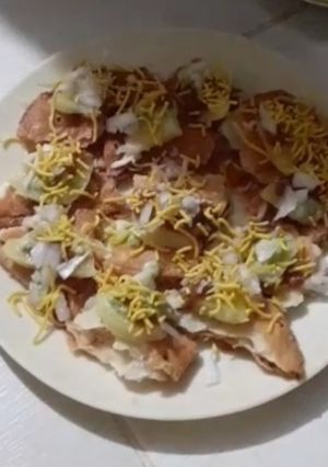 ચાટ પૂરી (Chaat Puri Recipe In Gujarati) રેસીપી મુખ્ય ફોટો