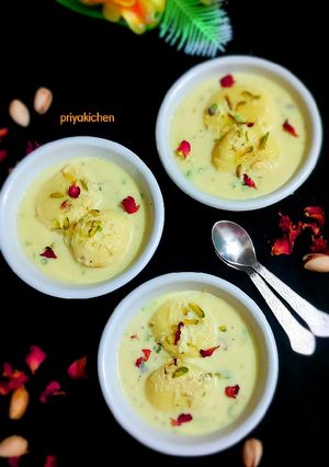 फलाहारी रसमलाई (Falahari Rasmalai recipe in hindi) रेसिपी मुख्य फोटो