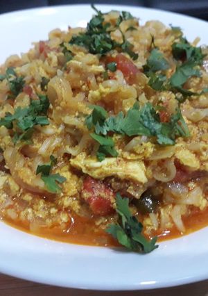 A picture of Egg maggi.
