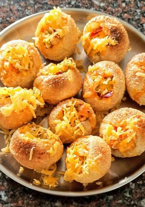 पिझ्झापुरी (pizza puri recipe in marathi) रेसिपी चे मुख्य फोटो