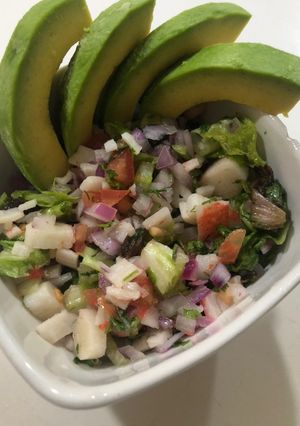 Una foto de Ceviche de surimi (palmitos de cangrejo)