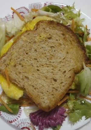 Foto di Sandwich con Uovo e Wurstel