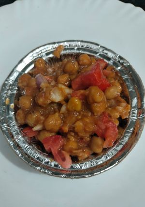 A picture of Chickpea chaat.