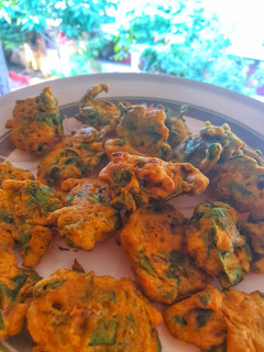 पालक के पकोड़े (Palak ke pakode recipe in Hindi) रेसिपी मुख्य फोटो