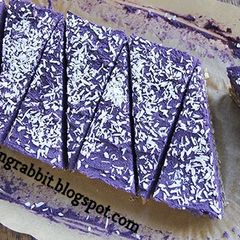 A picture of Bluechoc fudge layer pie.