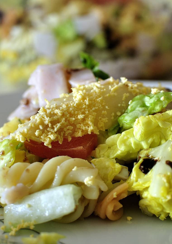 Una foto de Ensalada de pasta con piña
