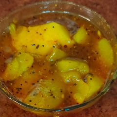 A picture of Kacchi keri ka khatta metha aachar.