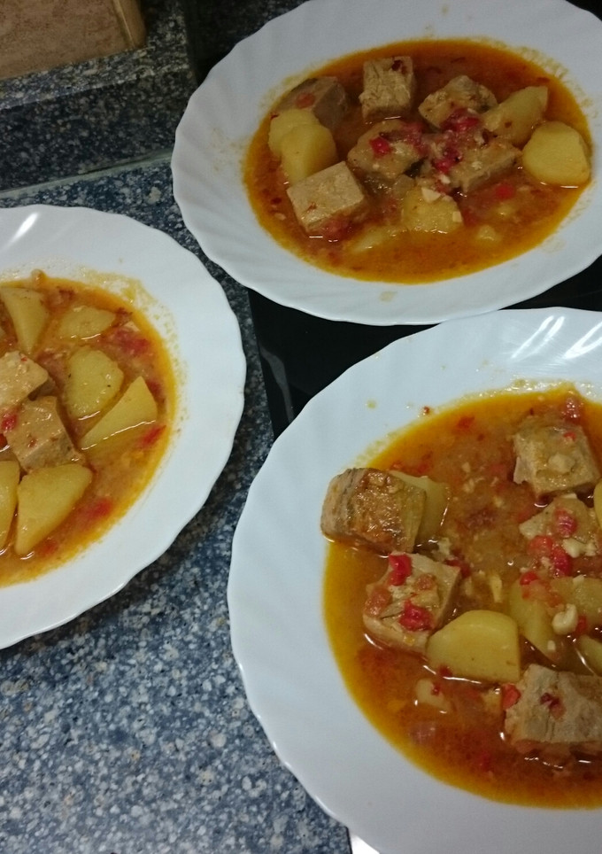 Una foto de Guiso de costillas y alcachofas