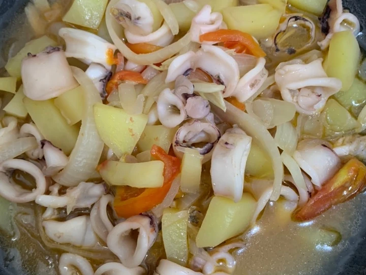 Langkah Mudah untuk Membuat Resep Tumis cumi kentang saus tiram yang Lezat Anti Ribet, Menggugah Selera