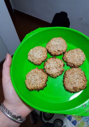 Una foto de Cookies integrales de coco y miel