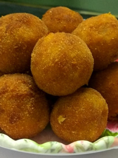 சக்கரவள்ளி கிழங்கு இனிப்பு பால்ஸ் செய்முறை முக்கிய புகைப்படம்