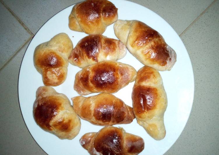 Step-by-Step Guide to Prepare Quick Croissant Bread