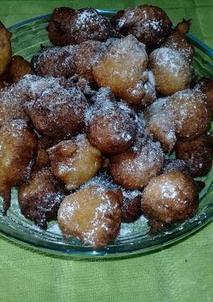 Una foto de Buñuelos de manzana🍎😊