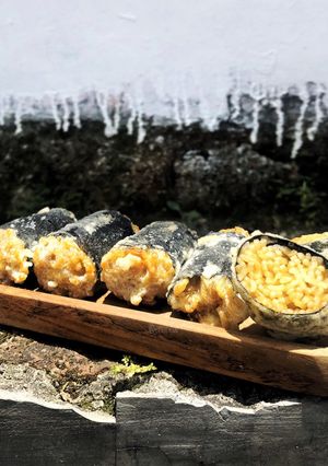 Foto resep Gimmari (Korean Deep Fried Seaweed Spring Rolls) — Versi Mie Instan