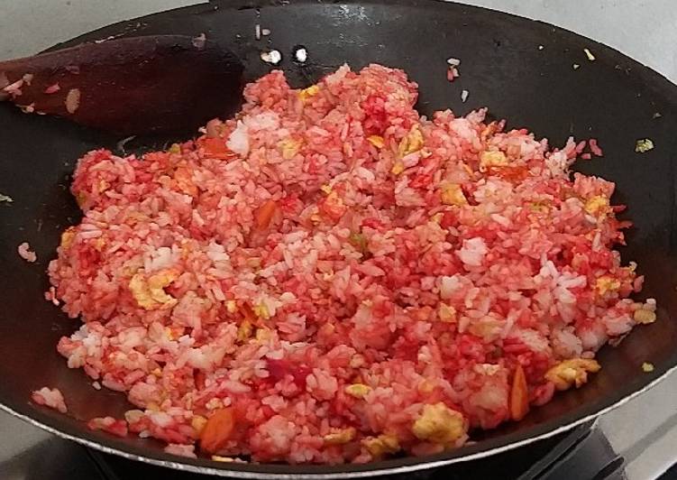 Cara Gampang Membuat Nasi Goreng Merah yang Sempurna