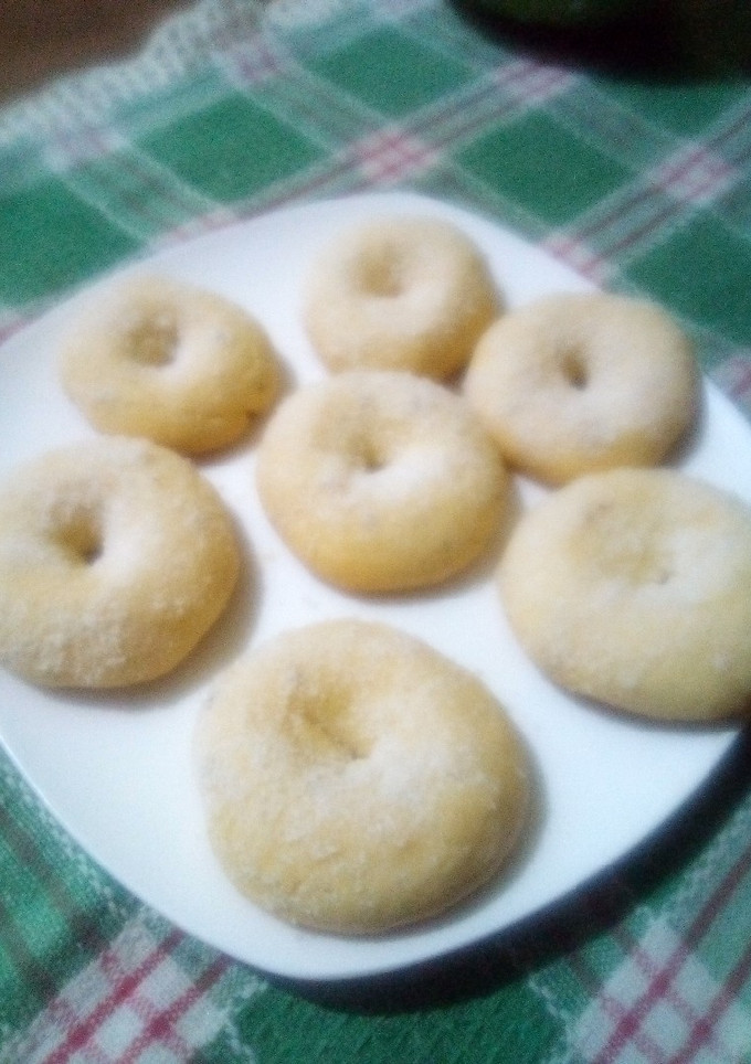 Una foto de Rosquillas de maizena, anís baño de almíbar de canela coco ral