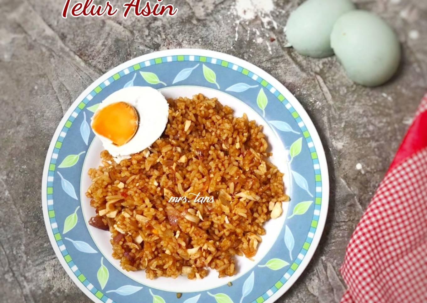 Nasi goreng telur asin