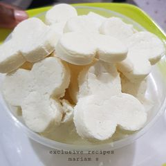 Milk candy (tuwon madara) A picture of Milk candy (tuwon madara).