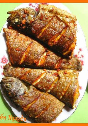 Hình của món Cá ướp gia vị chiên món ngon không thể thiếu. .