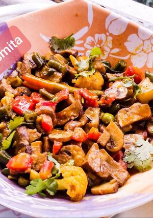 A picture of Mixed vegetables with mushrooms.