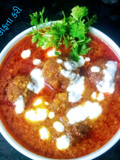 દૂધી કોફતા કરી(Dudhi kofta Curry Recipe in Gujarati) રેસીપી મુખ્ય ફોટો