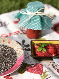 Una foto de Mermelada de fresas y chía 🍓