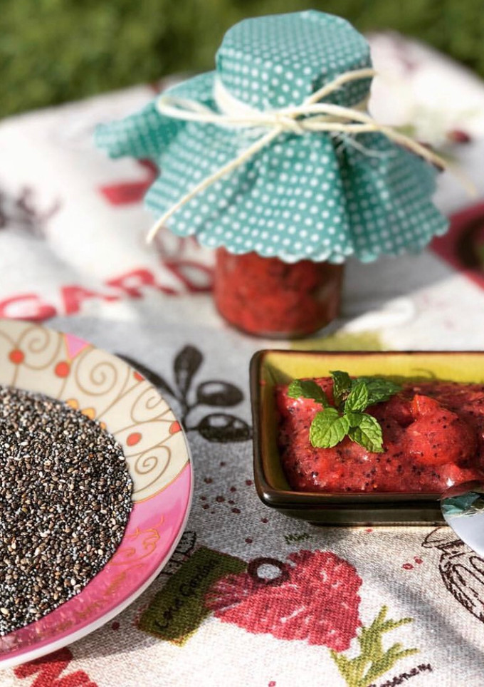 Una foto de Mermelada de fresas y chía 🍓