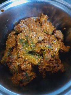 सात्विक कारल्याची भाजी (karlyachi bhaji reciep in marathi) रेसिपी चे मुख्य फोटो