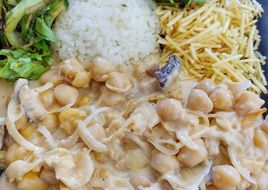 Estrogonofe vegano de grão de bico