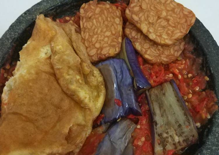 Resep Sambel penyet 3T(Tempe,Telur,Terong) Anti Gagal