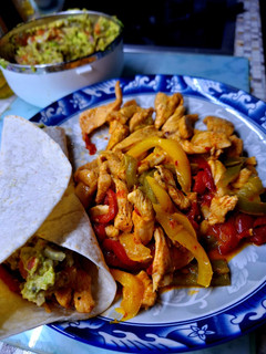 Φωτογραφία της συνταγής Εύκολα Fajitas με κοτόπουλο και guacamole🇲🇽