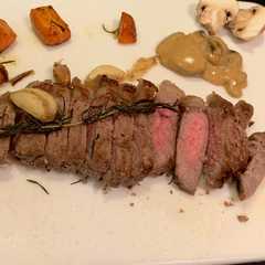 รูปของ Ribeye steak mushroom sauce (pan fry)