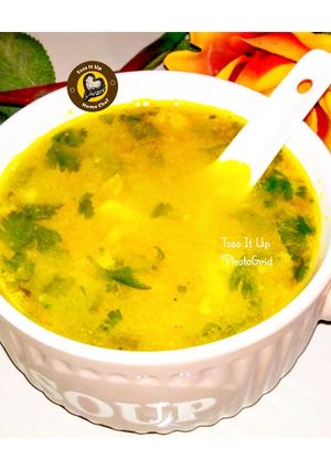 A picture of Sweet Corn vegetable clear soup and creamy soup.