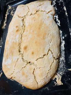 Una foto de Pan ciabatta rico y crujiente