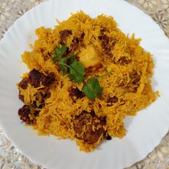 A picture of Aloo Bari Pulao.