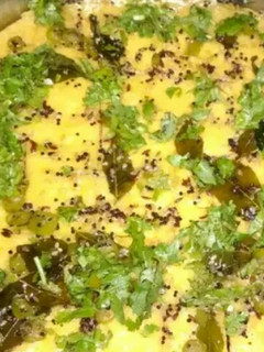 ખમણ ઢોકળાં (Khaman Dhokla Recipe In Gujarati) રેસીપી મુખ્ય ફોટો