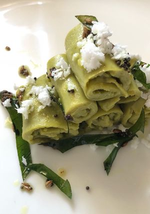 A picture of Palak khandvi.