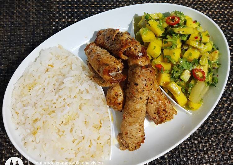 Rollitos de Cerdo con Ensalada Tropical