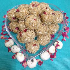 Rose 🌹 & Makhana Dry Fruits Ladoo (sugar - free) (Vrat Special) A picture of Rose 🌹 & Makhana Dry Fruits Ladoo (sugar - free) (Vrat Special).