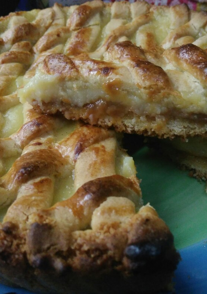 Una foto de Pastafrola de crema pastelera y dulce de leche 💖