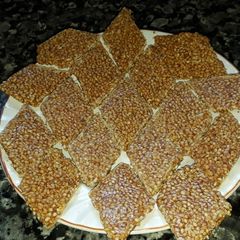 A picture of Til chikki.