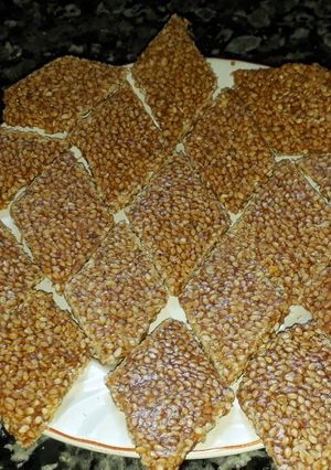A picture of Til chikki.