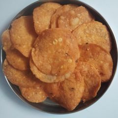 A picture of Thattai - Rice Crispies.
