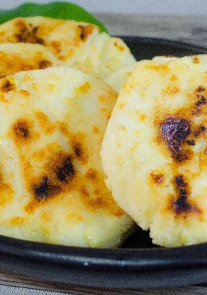 Una foto de Arepas de queso y mango