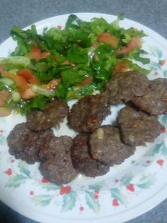 صورة لوصفة كفتة مع سلطة