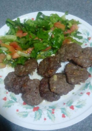 صورة لوصفة كفتة مع سلطة