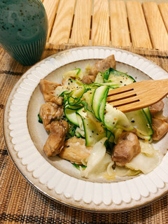 醬燒雞腿佐櫛瓜麵|低醣料理 的食譜成品照片