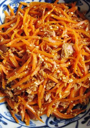 A picture of Carrot & Tuna ‘Goma-ae’.