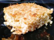 Une photo de macaroni gratiné